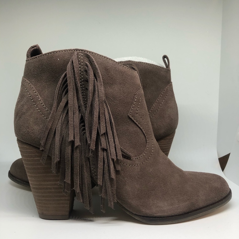 NWOT Steven Madden Ponncho Brown Leather Boots 9